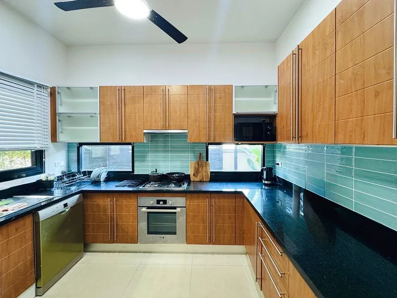4-Bedroom Tropical Pool Villa for Rent, Nai Harn, 15 Min Beach - Nai Harn, Phuket - Main photo