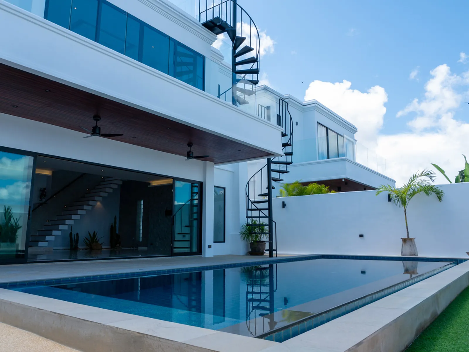 New 2-Bedroom Sea View Rooftop Pool Villa, Rawai, Freehold - Rawai, Phuket - Photo 1
