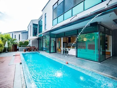 Вилла с 4 спальнями и частным бассейном на продажу, Чёрнг Талай - Cherng Talay, Phuket - Недвижимость на продажу или в аренду на Пхукете