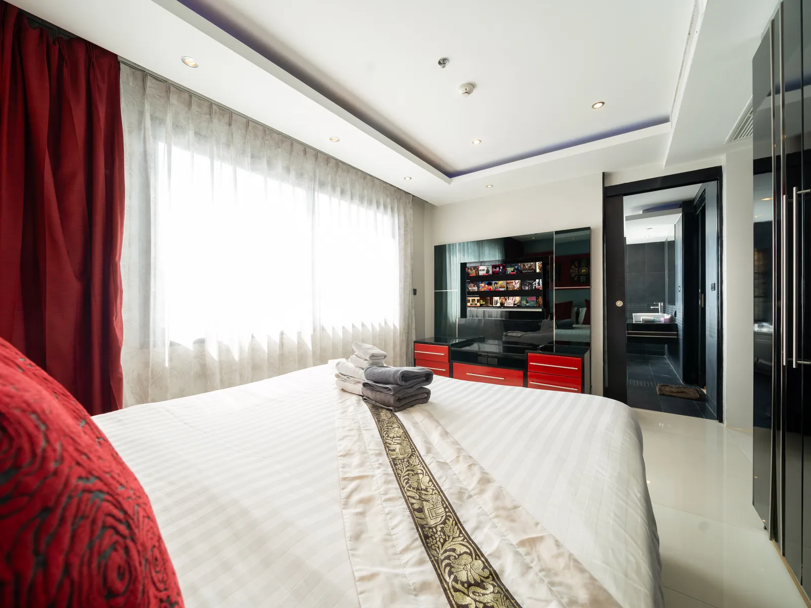 Absolute Bangla Suites, 2-Bedroom Sea View Condo for Sale, Patong - Patong, Phuket - Photo 35