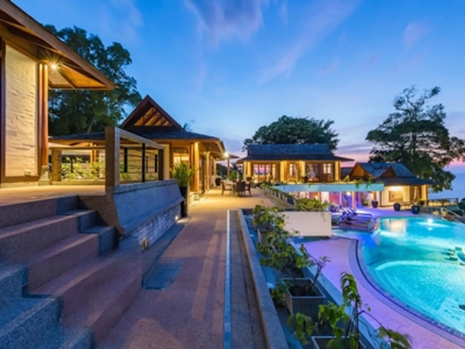 Продается вилла в тайском стиле с 8 спальнями и видом на море, пляж Сурин - Surin Beach, Phuket - Фото 11