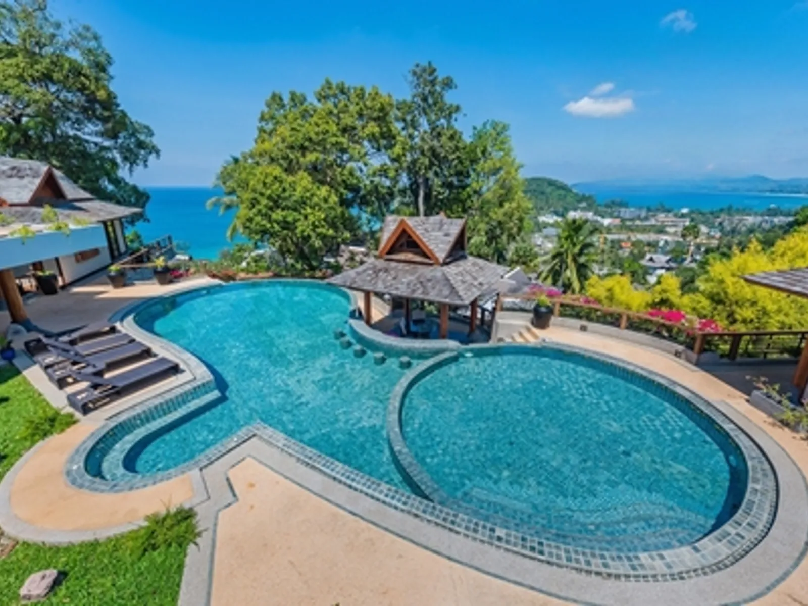 Продается вилла в тайском стиле с 8 спальнями и видом на море, пляж Сурин - Surin Beach, Phuket - Фото 2