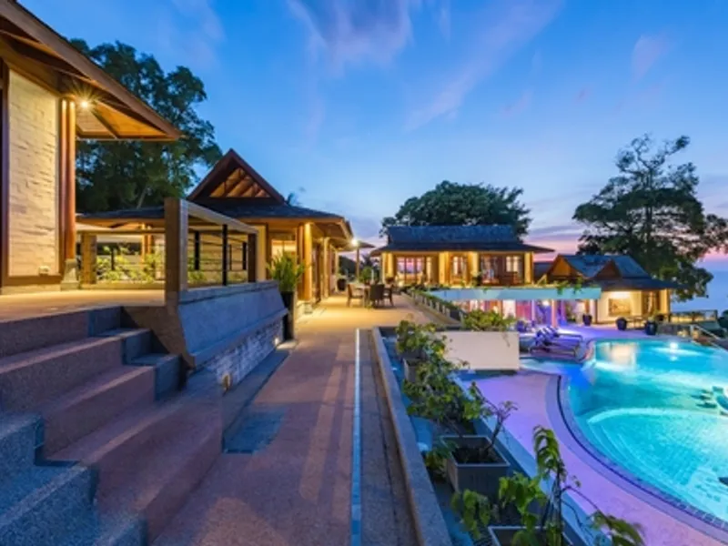 Продается вилла в тайском стиле с 8 спальнями и видом на море, пляж Сурин - Surin Beach, Phuket - Главное фото