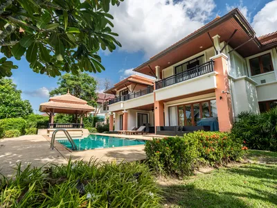 Продается вилла с 3 спальнями и бассейном, Лагуна, с видом на озеро - Laguna, Phuket - Недвижимость на продажу или в аренду на Пхукете