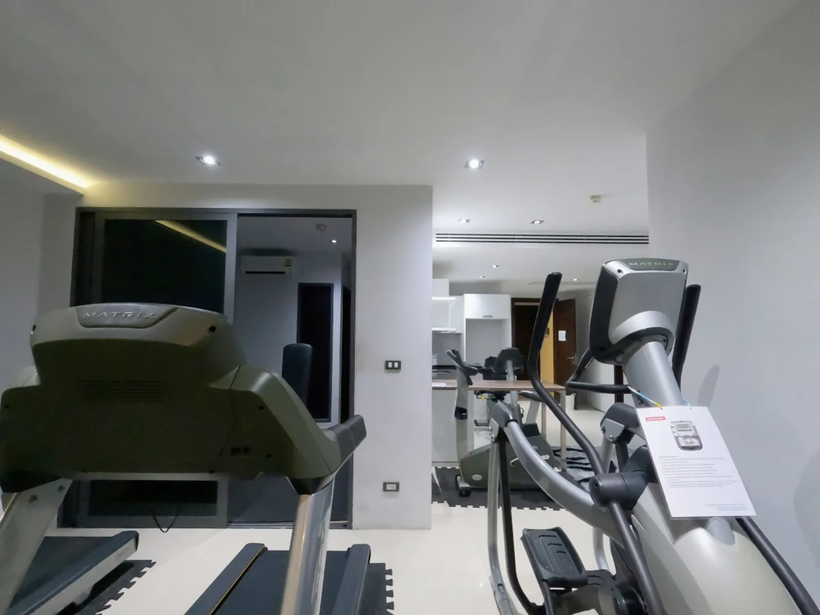 Emerald Terrace Patong, 1-Bedroom Sea View Corner Condo - Patong, Phuket - Photo 5
