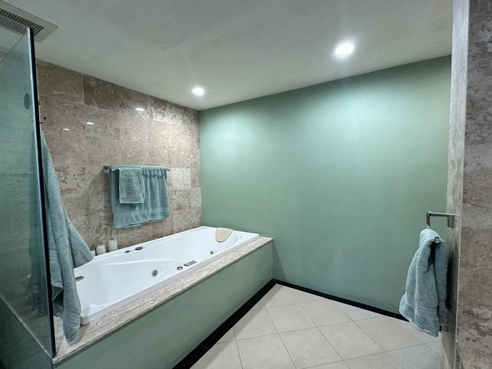 3-Bedroom Sea View Condo for Sale, Cape Panwa, Freehold - Cape Panwa, Phuket - Photo 9