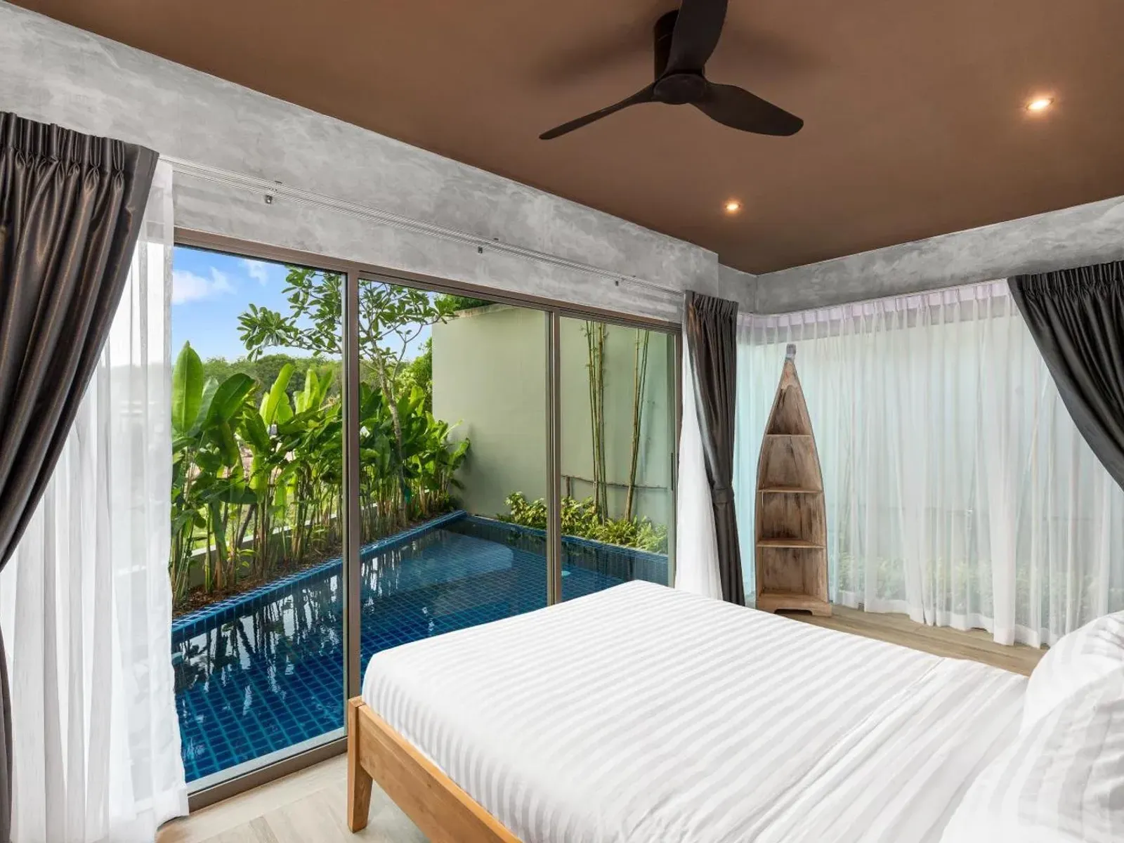 4-Bedroom Lakeview Pool Villa for Rent, Layan Beach - Layan, Phuket - Photo 4