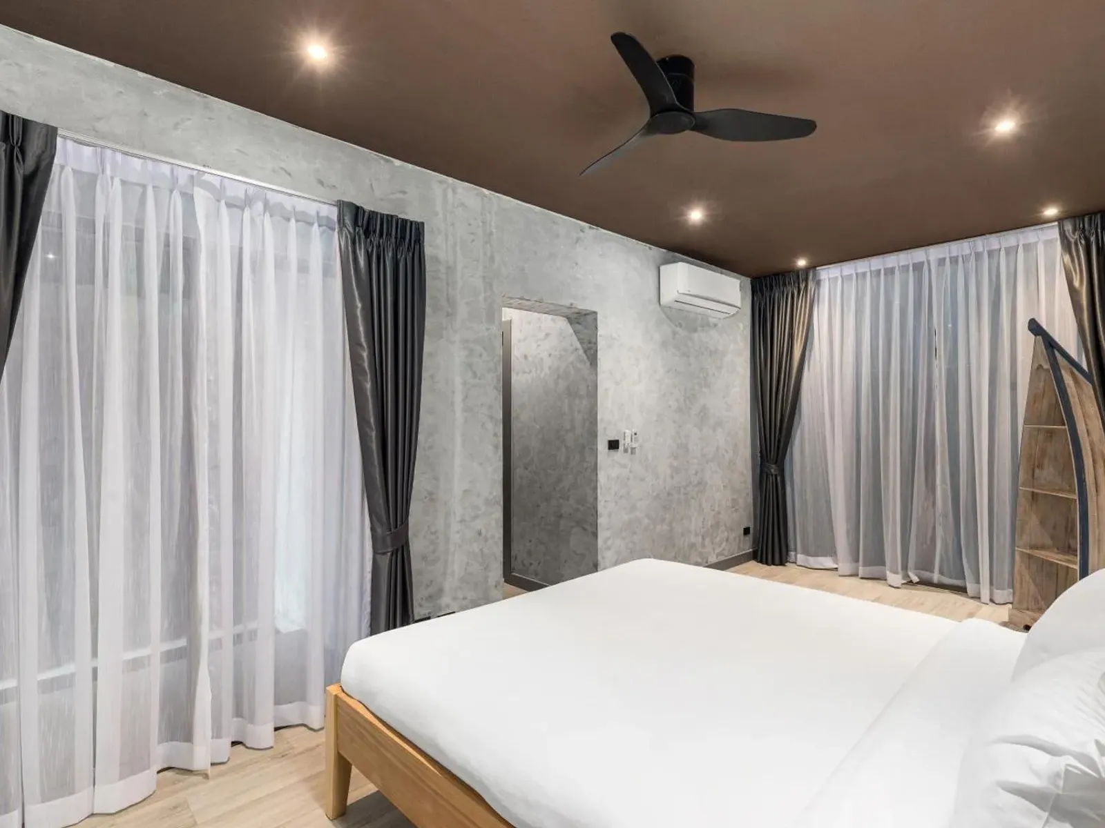 4-Bedroom Lakeview Pool Villa for Rent, Layan Beach - Layan, Phuket - Photo 11