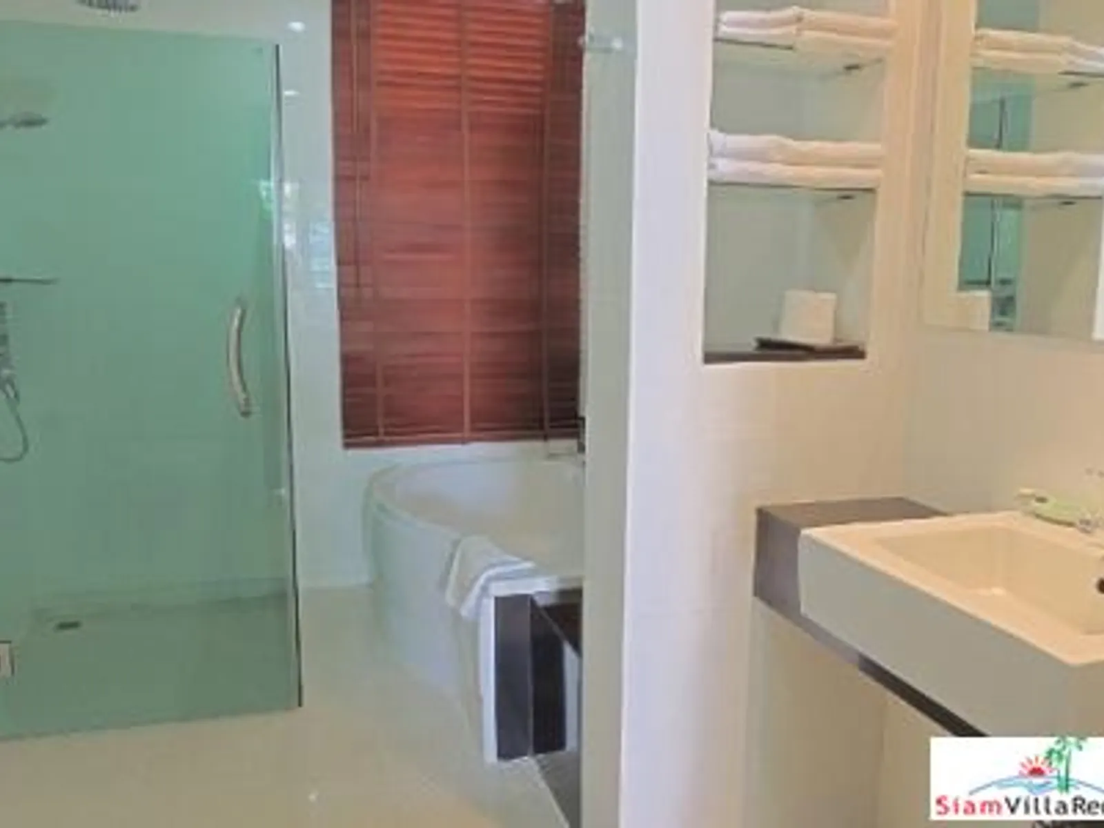 1-Bedroom Beachfront Apartment with Jacuzzi for Rent, Ao Yon - Ao Yon, Phuket - Photo 2