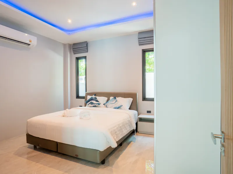 New 3-Bedroom Pool Villa for Sale, Rawai, Quiet Soi, Freehold - Rawai, Phuket - Main photo