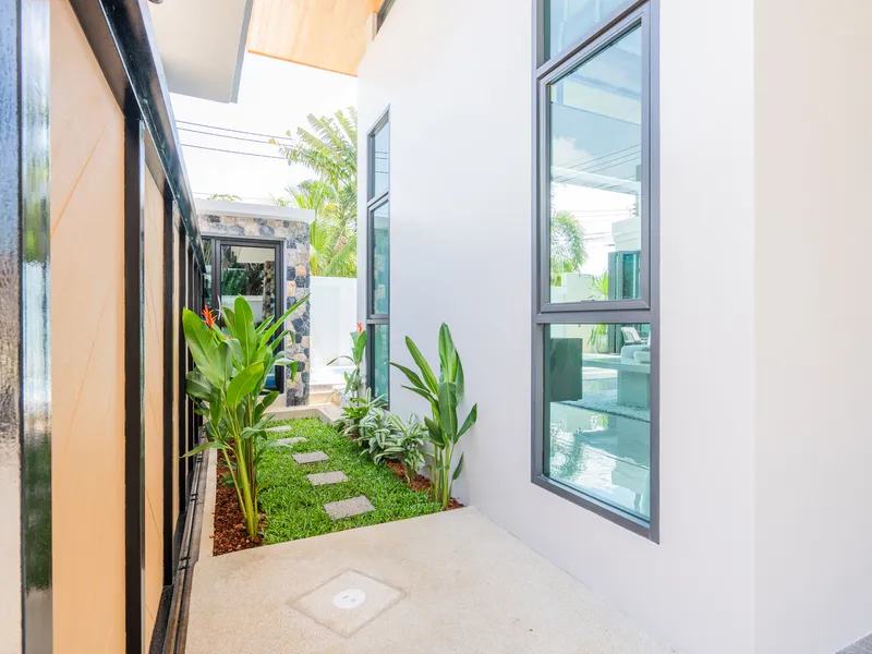 New 3-Bedroom Pool Villa for Sale, Rawai, Quiet Soi, Freehold - Rawai, Phuket - Main photo