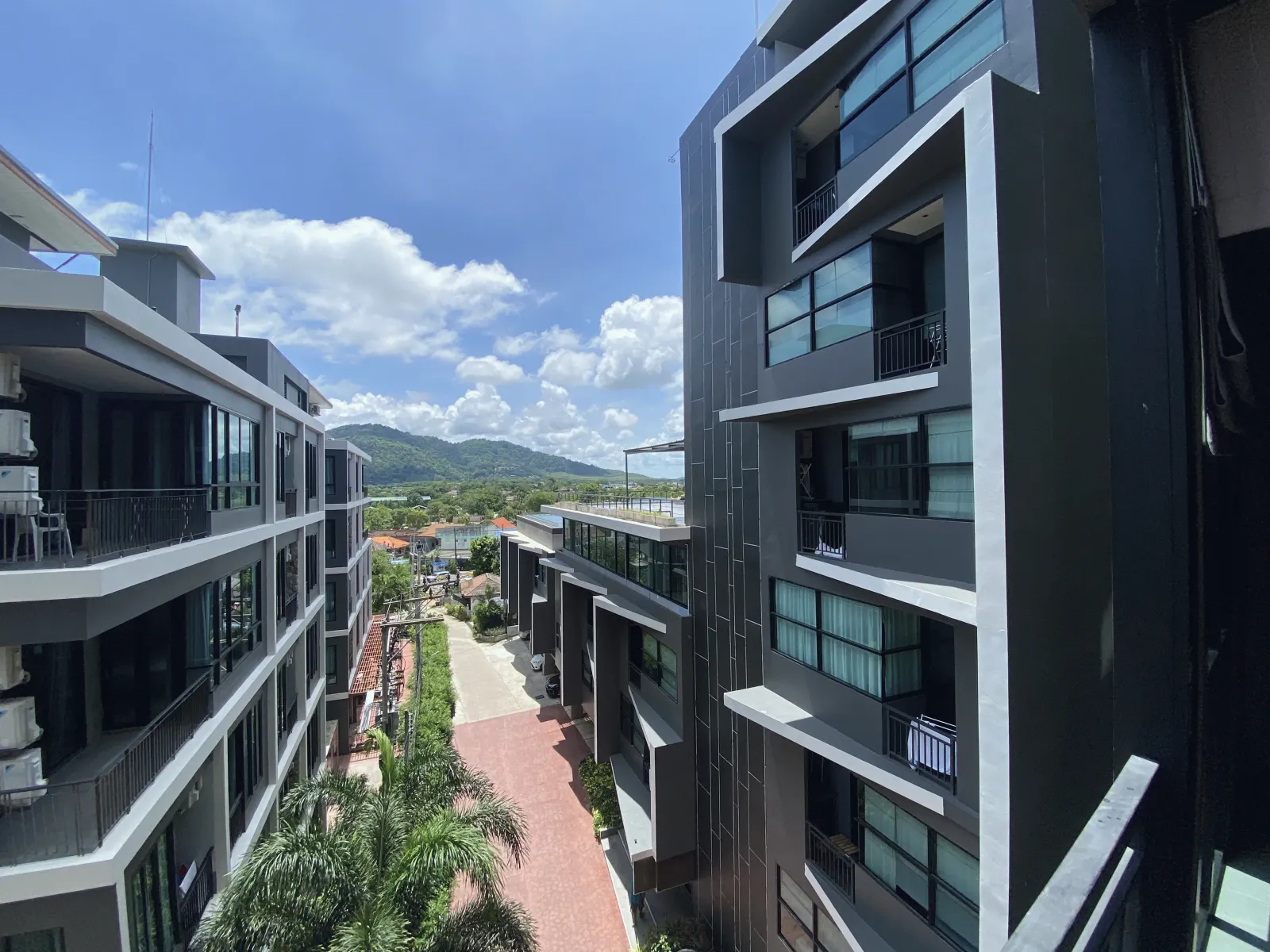 ขายคอนโดสตูดิโอ ในหาน ห่างหาดเพียง 500 เมตร กรรมสิทธิ์สมบูรณ์ - Rawai, Phuket - รูปภาพ 2
