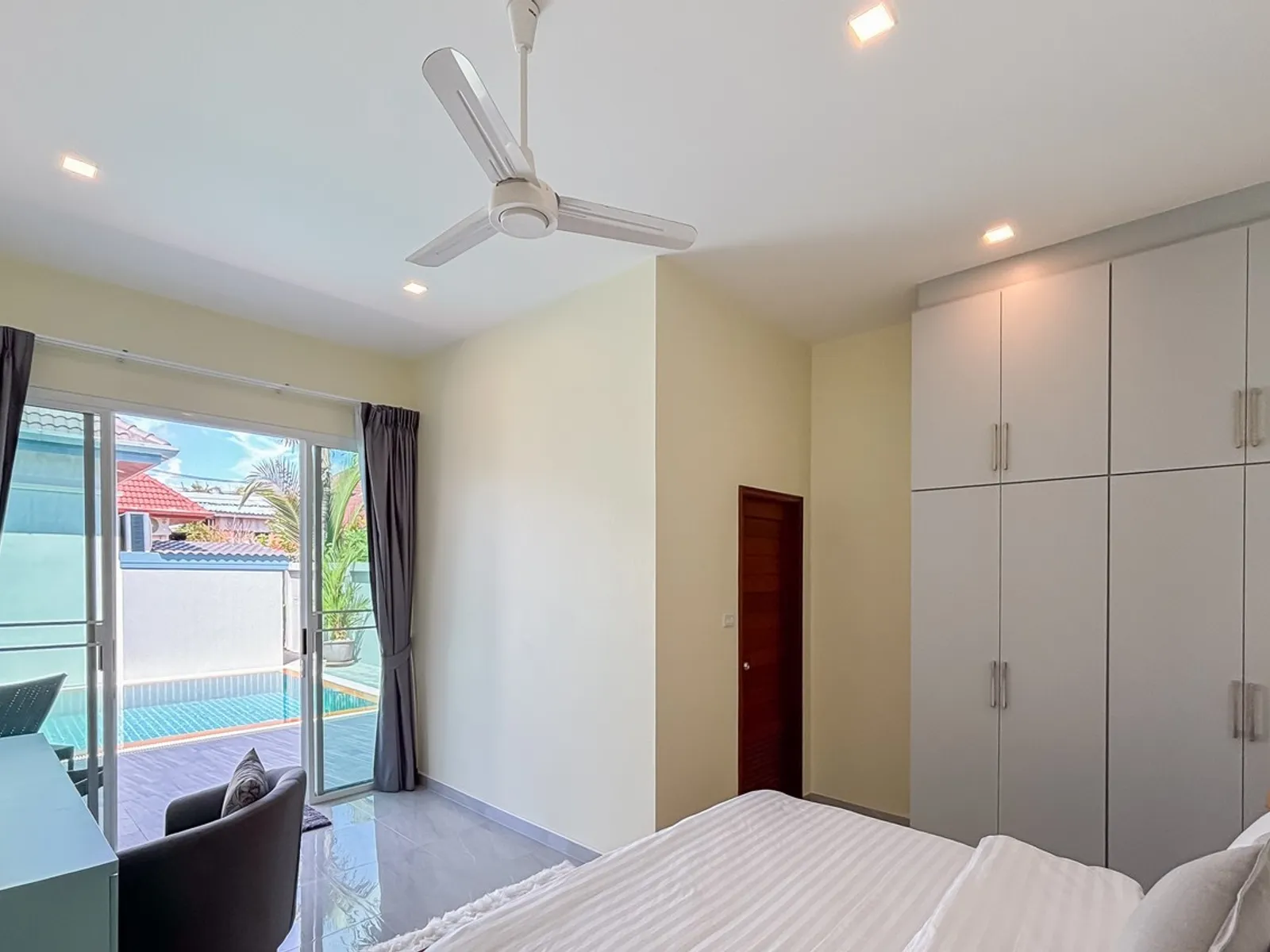 New 4-Bedroom Pool Villa for Rent, Nai Harn, 3 Min to Beach - Nai Harn, Phuket - Photo 16