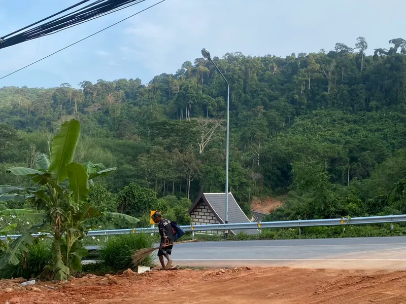 6 Rai 2 Ngan Land for Sale, 1km to Nai Thon Beach, Freehold - Nai Thon, Phuket - Main photo
