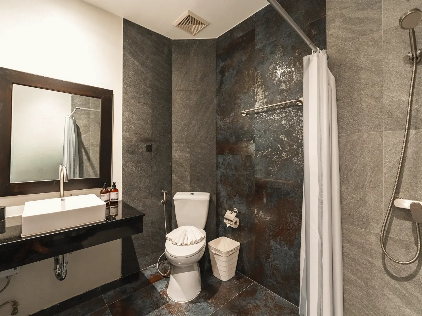 1-2 Bedroom Serviced Apartment for Rent, Nai Harn - Nai Harn, Phuket - Photo 19