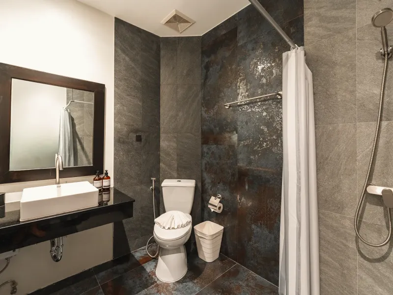 1-2 Bedroom Serviced Apartment for Rent, Nai Harn - Nai Harn, Phuket - Main photo