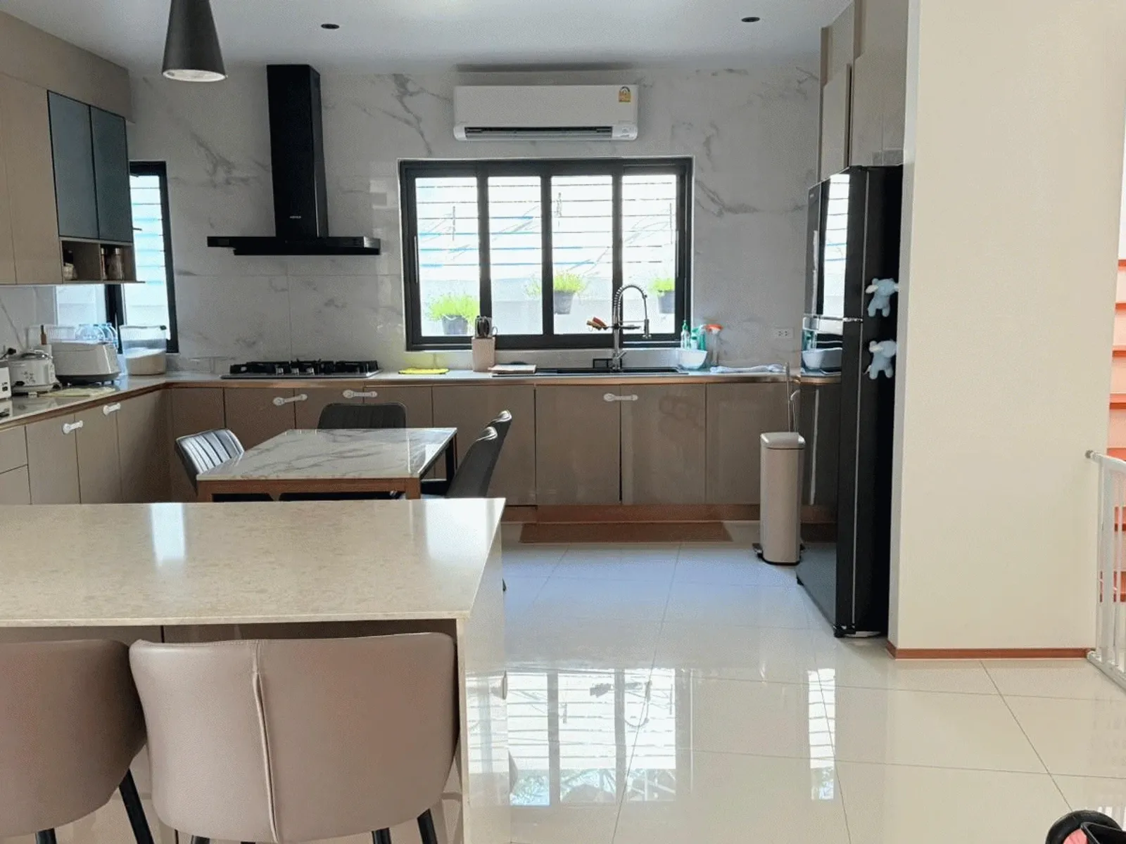 4-Bedroom Tropical Pool Villa for Rent, Nai Harn, Premium Facilities - Nai Harn, Phuket - Photo 4