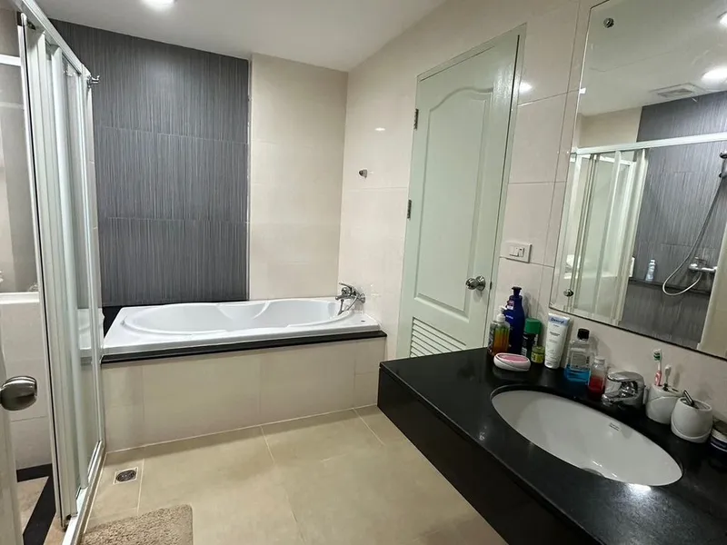 1-Bedroom Condo with Pool View for Rent, Patong - Patong, Phuket - Main photo
