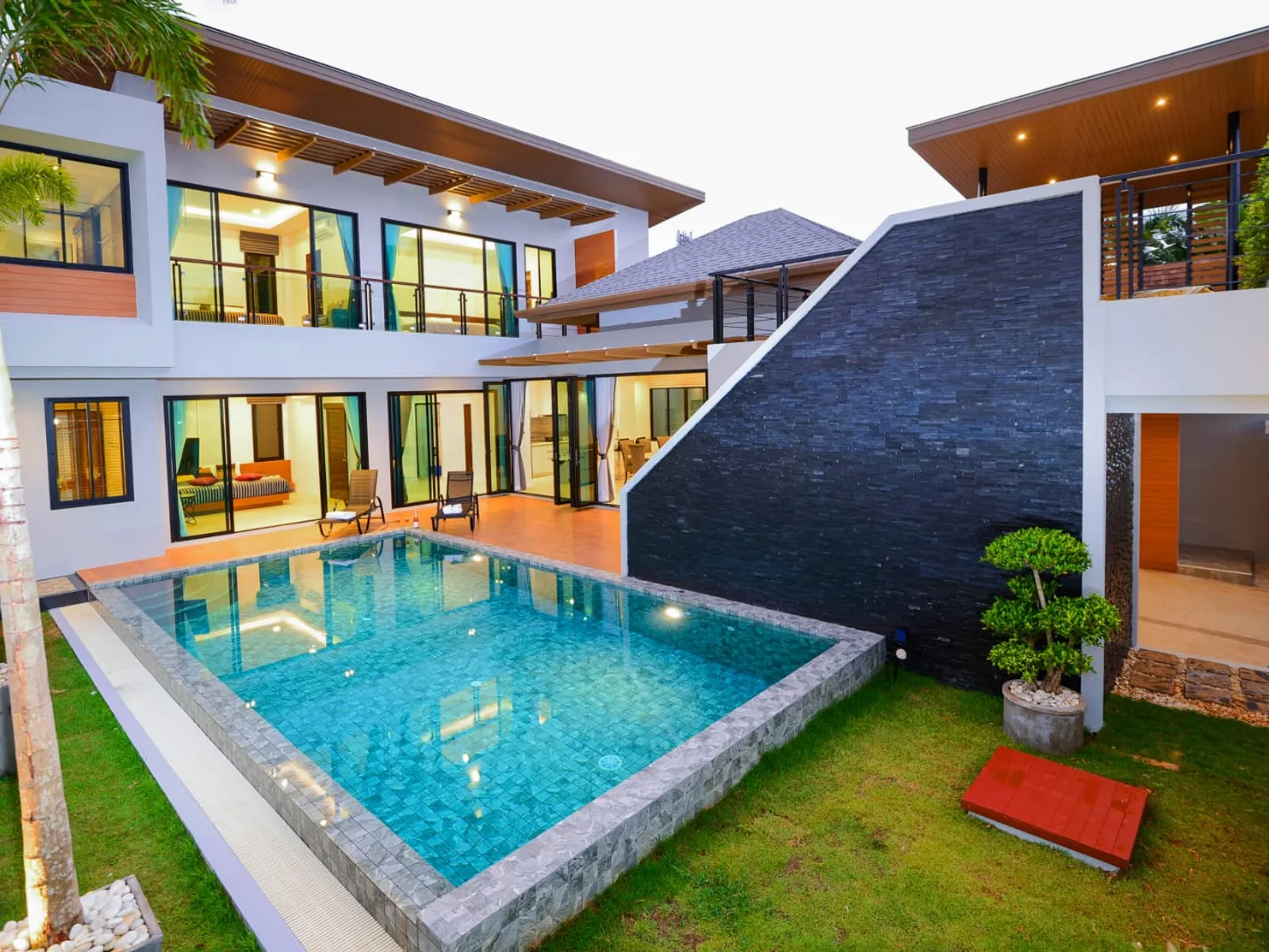 3-Bedroom Sea View Pool Villa for Rent, Rawai Saiyuan - Rawai, Phuket - Photo 1