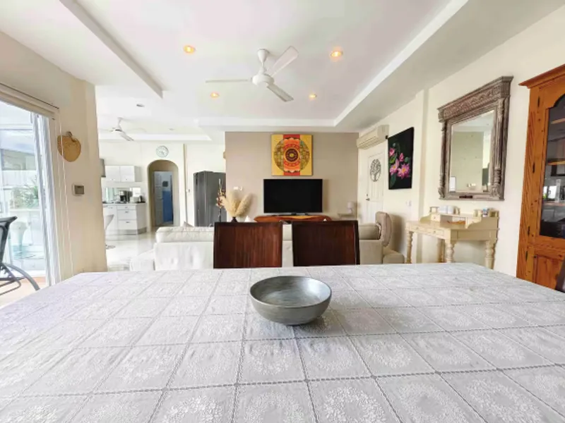 3-Bedroom Pool Villa for Sale, Soi Saiyuan, Rawai, Freehold - Rawai, Phuket - Main photo