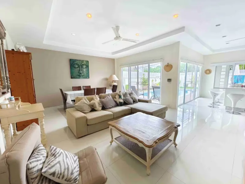 3-Bedroom Pool Villa for Sale, Soi Saiyuan, Rawai, Freehold - Rawai, Phuket - Main photo
