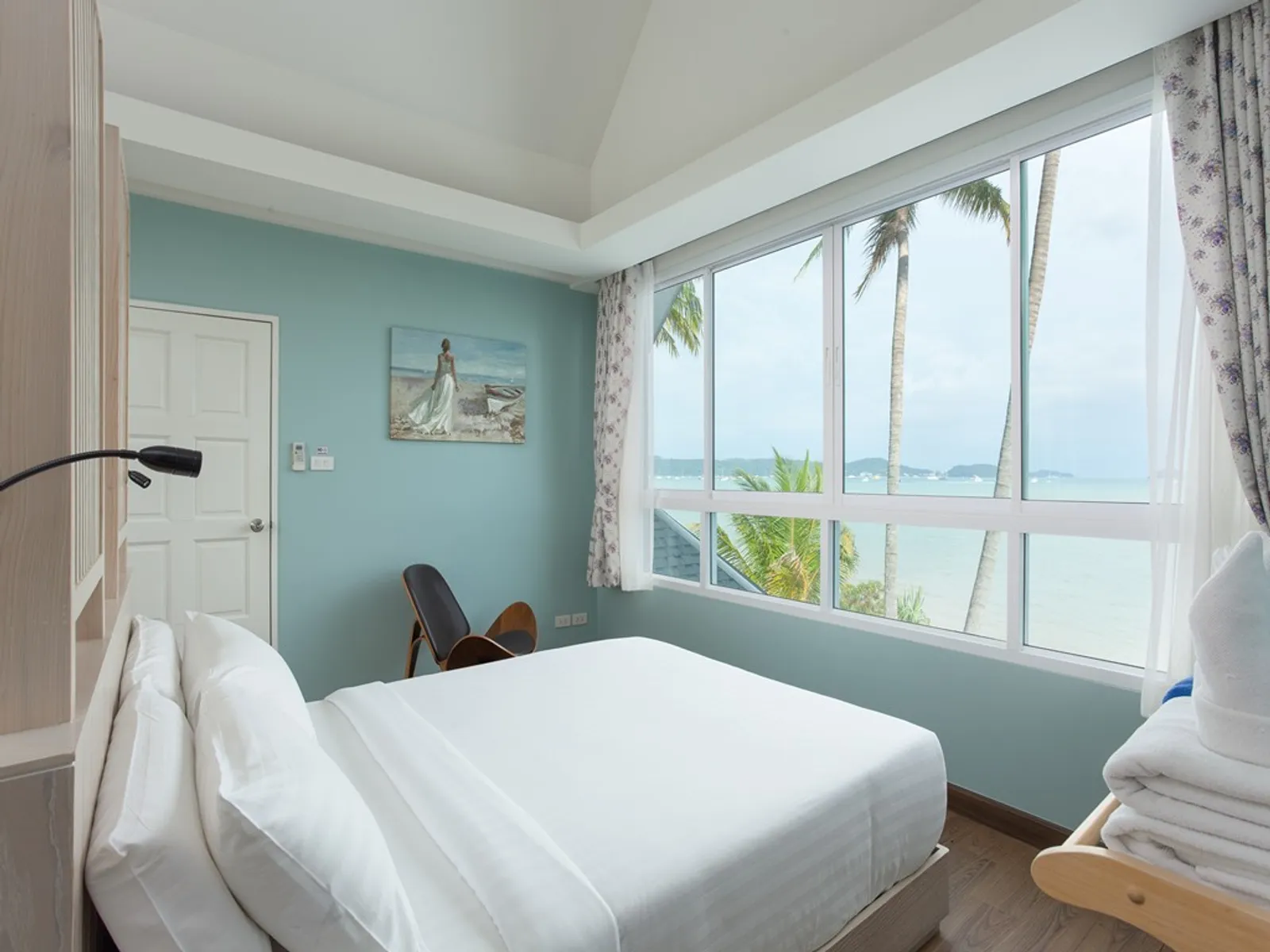 2-Bedroom Beachfront Pool Villa for Rent, Rawai Beach - Rawai, Phuket - Photo 8