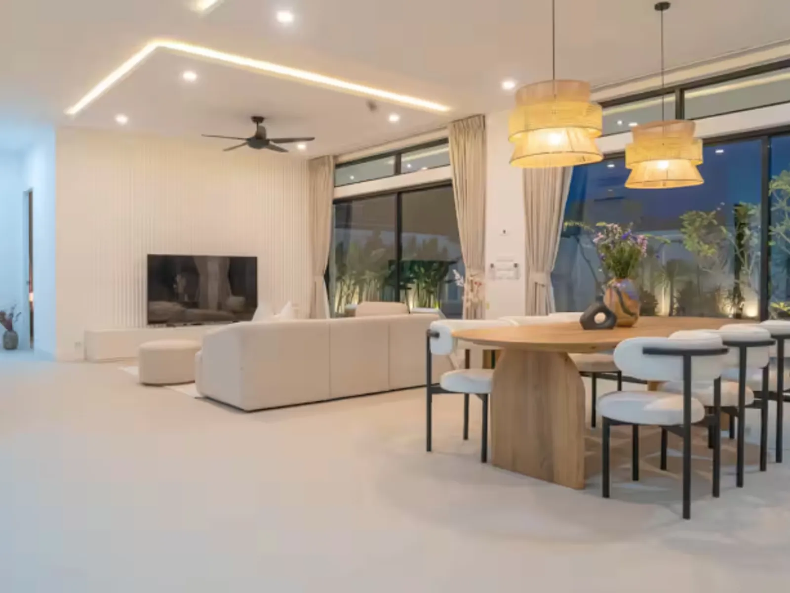 4-Bedroom Saltwater Pool Villa for Sale, Rawai, Freehold - Rawai, Phuket - Photo 8