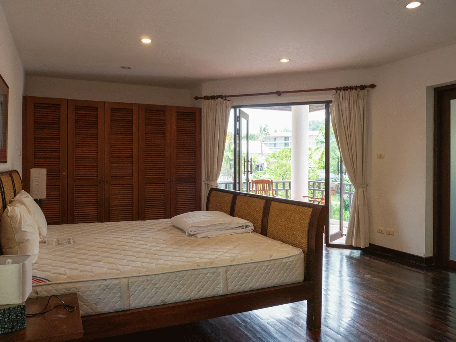 สุรินทร์ สปริงส์ – 4 ห้องนอน พูลวิลล่าริมทะเลสาบ หาดสุรินทร์ - Surin Beach, Phuket - รูปภาพ 18