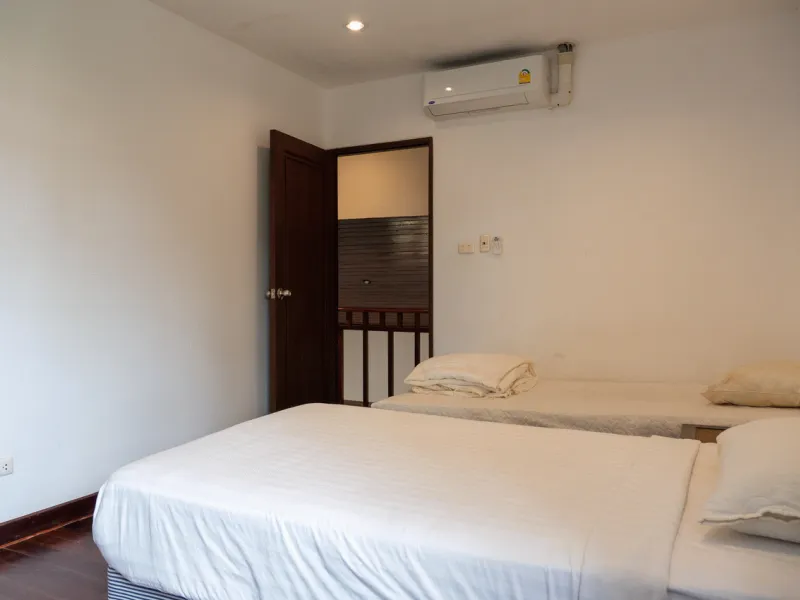 สุรินทร์ สปริงส์ – 4 ห้องนอน พูลวิลล่าริมทะเลสาบ หาดสุรินทร์ - Surin Beach, Phuket - ภาพหลัก