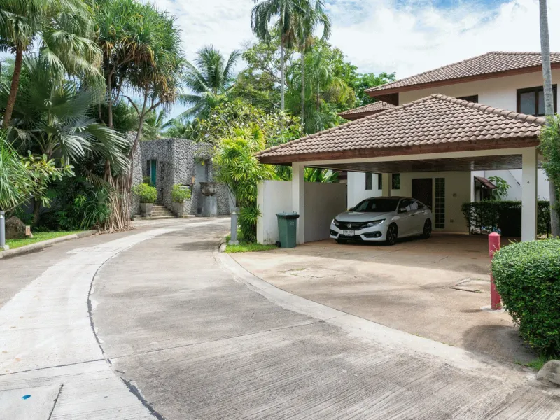 สุรินทร์ สปริงส์ – 4 ห้องนอน พูลวิลล่าริมทะเลสาบ หาดสุรินทร์ - Surin Beach, Phuket - ภาพหลัก