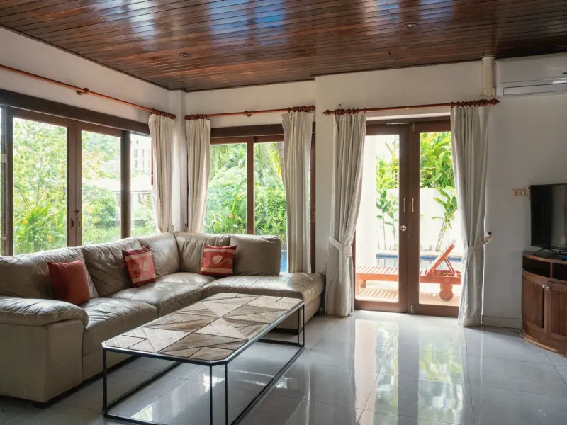 สุรินทร์ สปริงส์ – 4 ห้องนอน พูลวิลล่าริมทะเลสาบ หาดสุรินทร์ - Surin Beach, Phuket - ภาพหลัก
