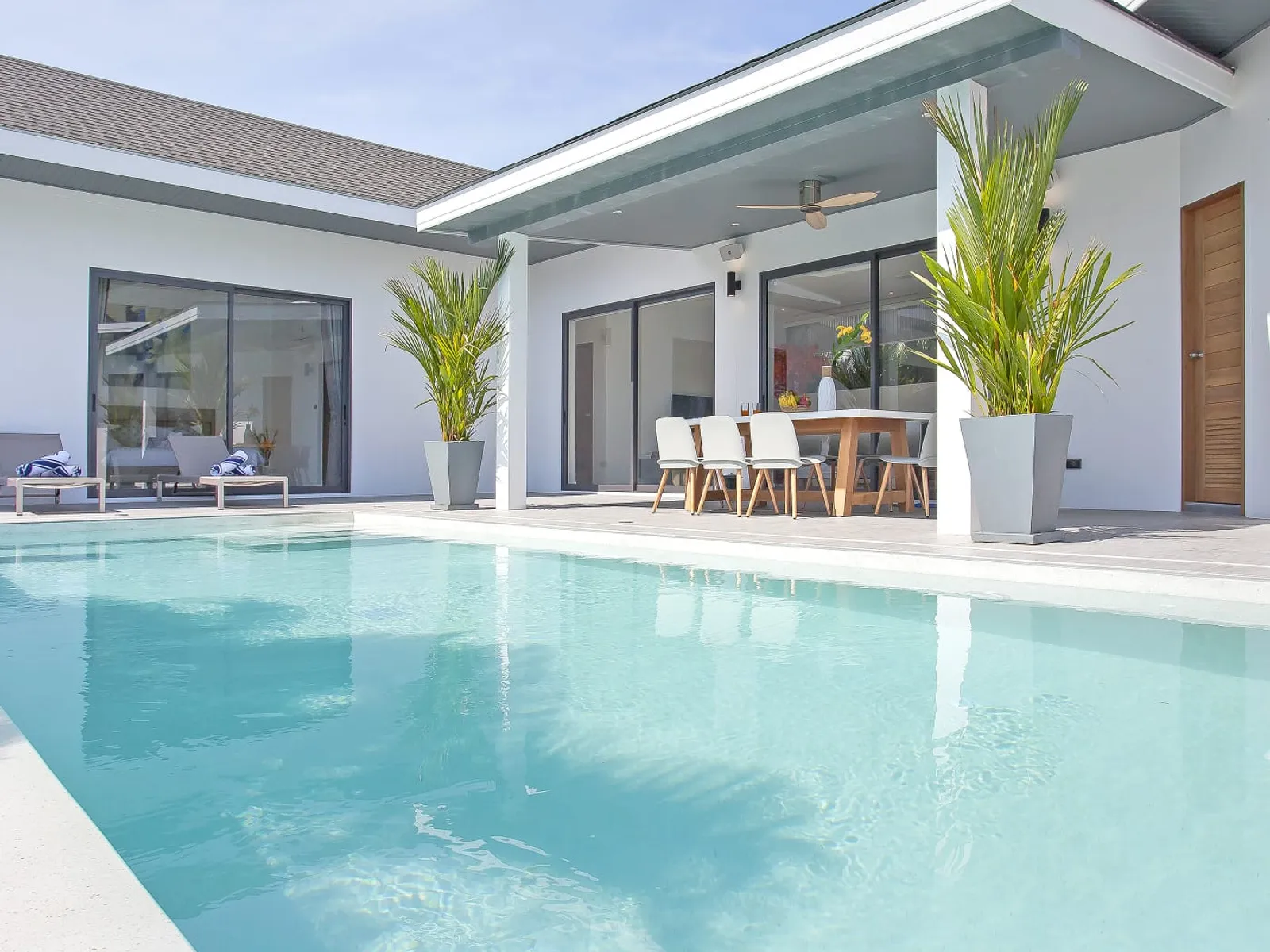 4-Bedroom Smart Villa with Saltwater Pool for Sale, Rawai, Freehold - Rawai, Phuket - Photo 3