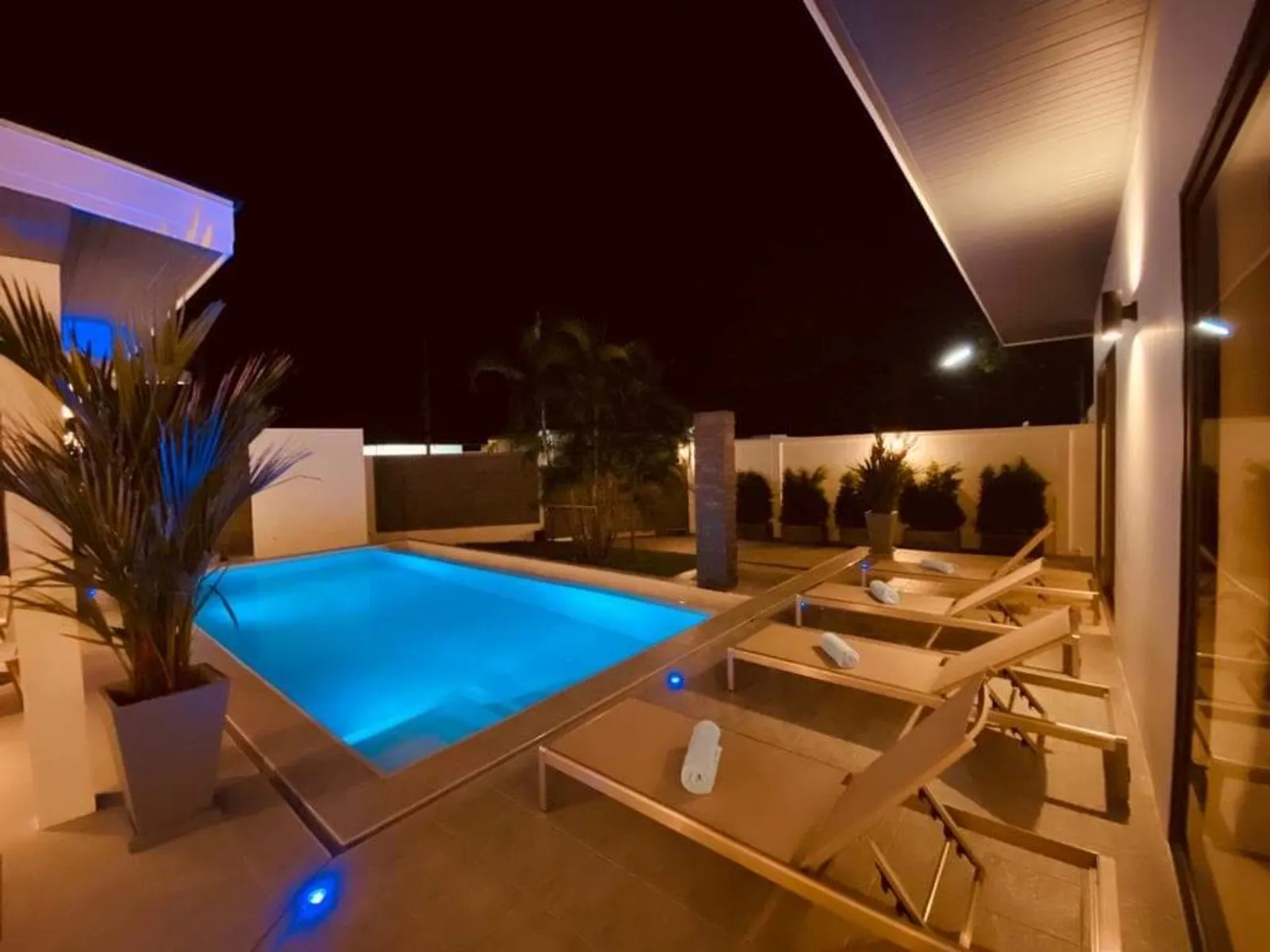 4-Bedroom Smart Villa with Saltwater Pool for Sale, Rawai, Freehold - Rawai, Phuket - Photo 35