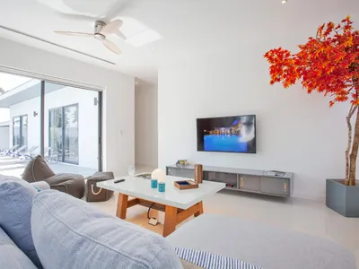4-Bedroom Smart Villa with Saltwater Pool for Sale, Rawai, Freehold - Rawai, Phuket - Photo 15