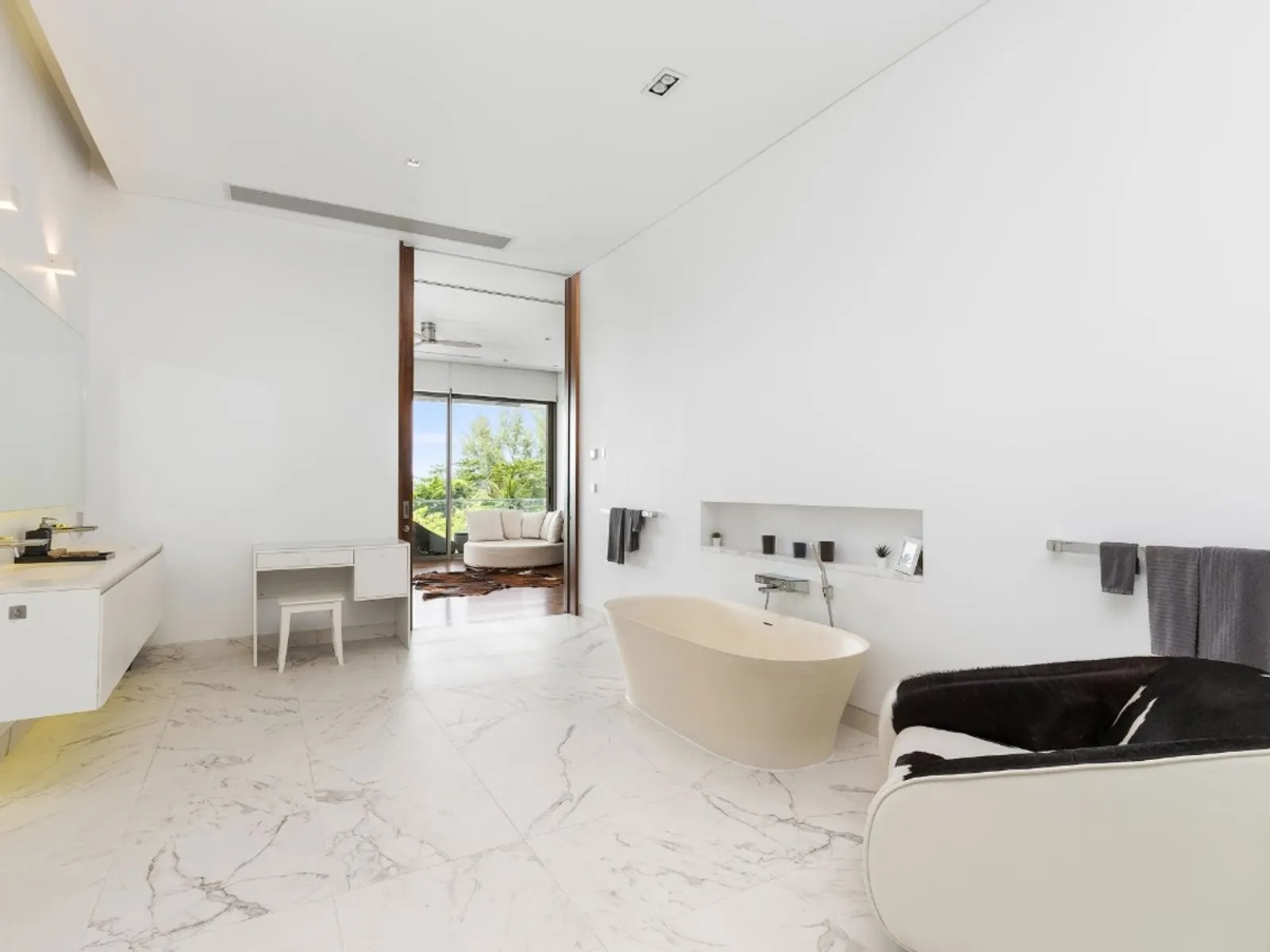 4-Bedroom Sea View Duplex for Sale, Nai Thon, Freehold - Nai Thon, Phuket - Photo 26