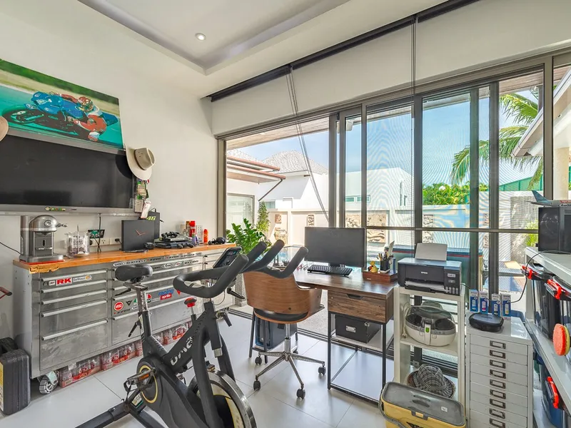 3-Bedroom Pool Villa for Sale, Rawai, Near Beaches, Freehold - Rawai, Phuket - Main photo
