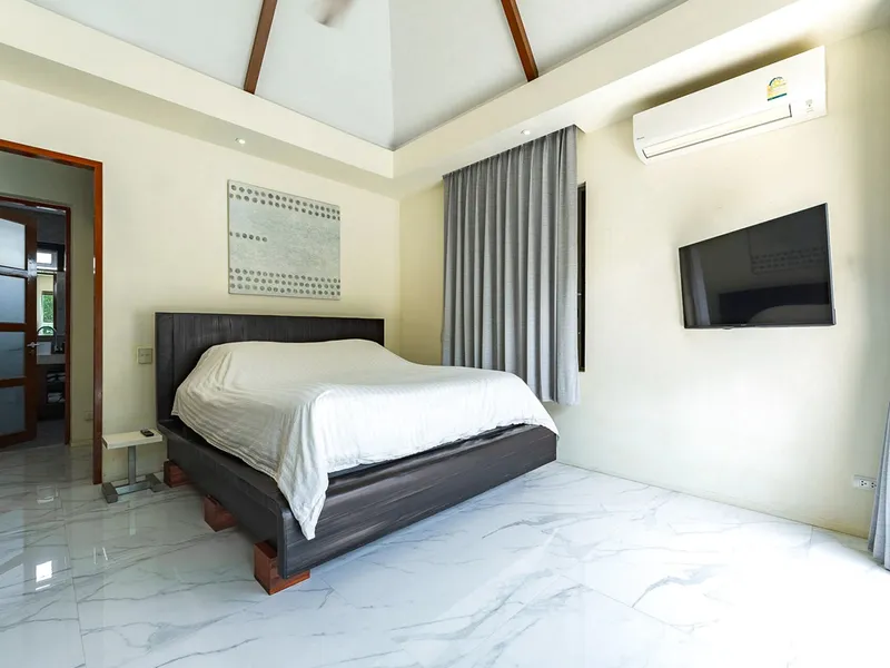 3-Bedroom Pool Villa for Sale, Rawai, Near Beaches, Freehold - Rawai, Phuket - Main photo
