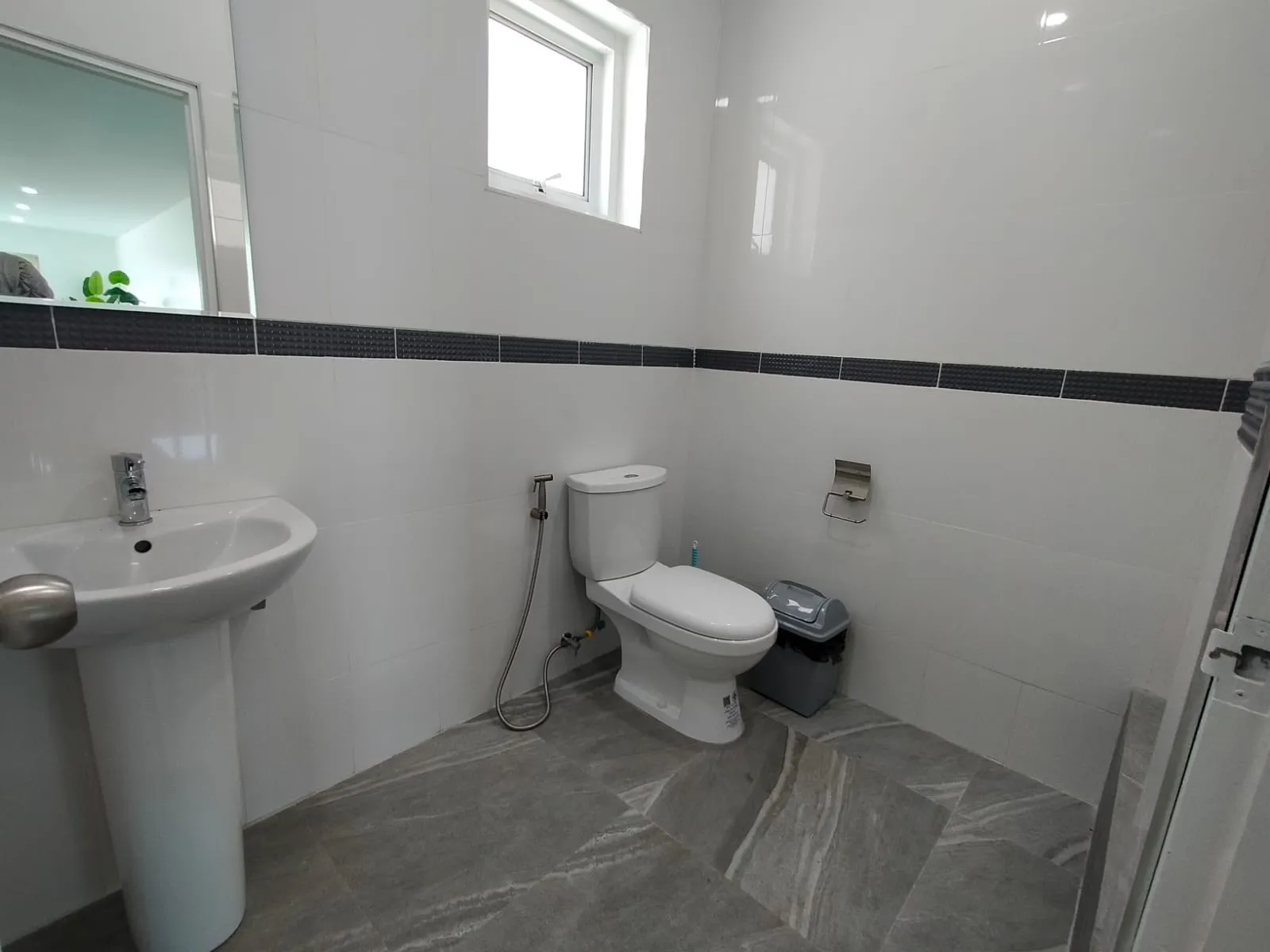 2-Bedroom Sea View Apartment for Rent, Patong Hill - Patong, Phuket - Photo 23