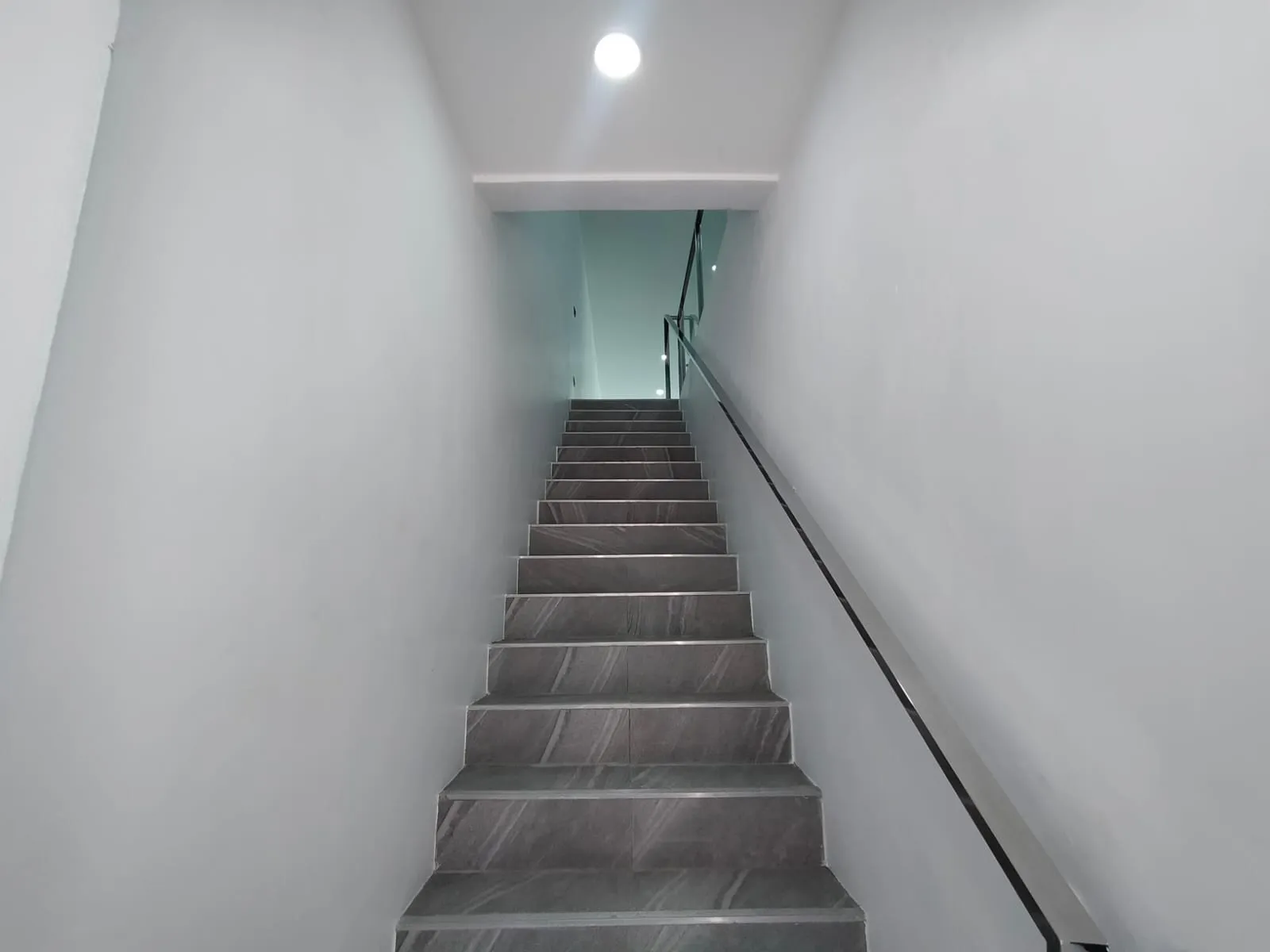 2-Bedroom Sea View Apartment for Rent, Patong Hill - Patong, Phuket - Photo 4