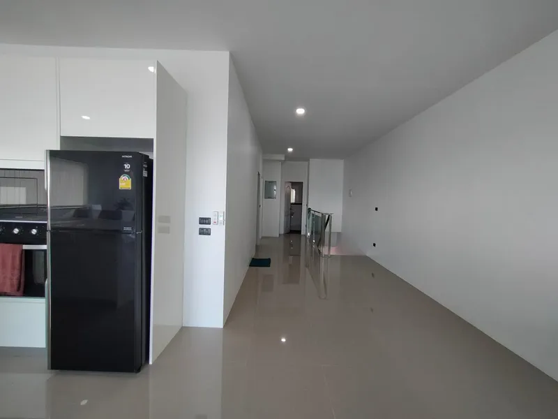 2-Bedroom Sea View Apartment for Rent, Patong Hill - Patong, Phuket - Main photo