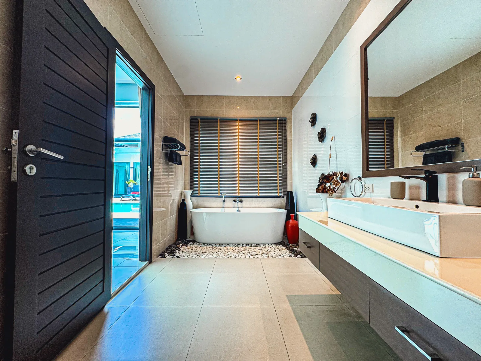4-Bedroom Modern Pool Villa for Sale, Rawai, Freehold (460 sqm) - Rawai, Phuket - Photo 14
