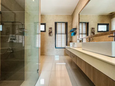 4-Bedroom Modern Pool Villa for Sale, Rawai, Freehold (460 sqm) - Rawai, Phuket - Photo 16