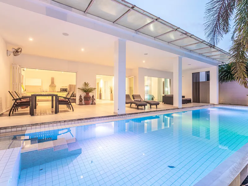 2-Bedroom Pool Villa for Sale, Thalang, 15 Min to Airport, Freehold - Thalang, Phuket - Main photo