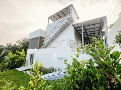 2-Bedroom Hillside Pool Villa for Rent, Chalong, Sea & Temple Views - Chalong, Phuket - Photo 11