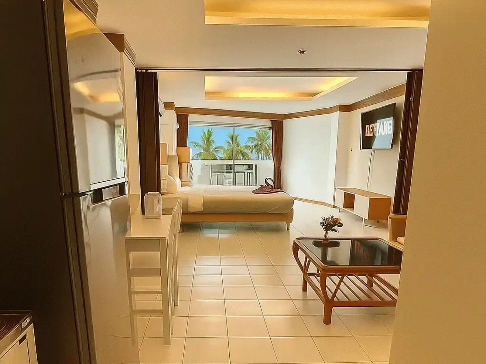 1-Bedroom Condo for Rent, Patong, 10 Min Walk to Beach, Pool & Gym - Patong, Phuket - Photo 6