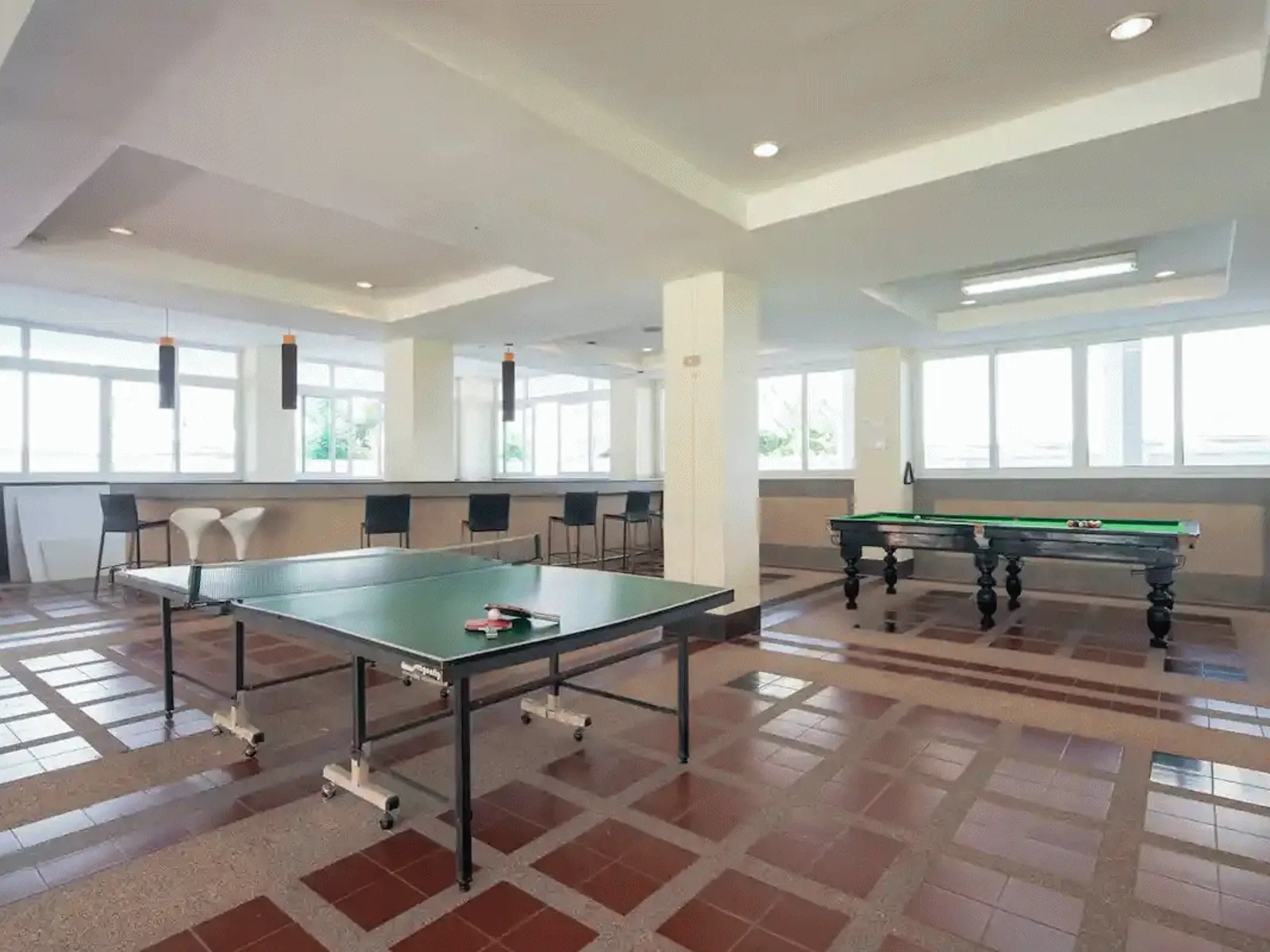 1-Bedroom Condo for Rent, Patong, 10 Min Walk to Beach, Pool & Gym - Patong, Phuket - Photo 4
