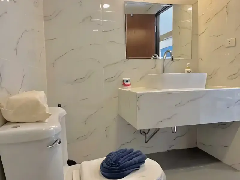1-Bedroom Condo for Rent, Patong, 10 Min Walk to Beach, Pool & Gym - Patong, Phuket - Main photo