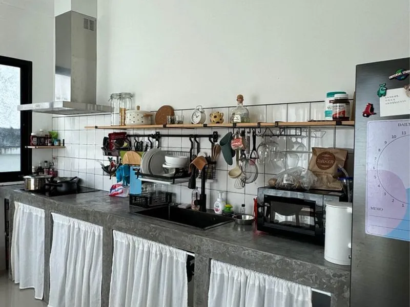 2-Bedroom Townhouse for Rent, Chalong, Modern and Cozy - Chalong, Phuket - Main photo