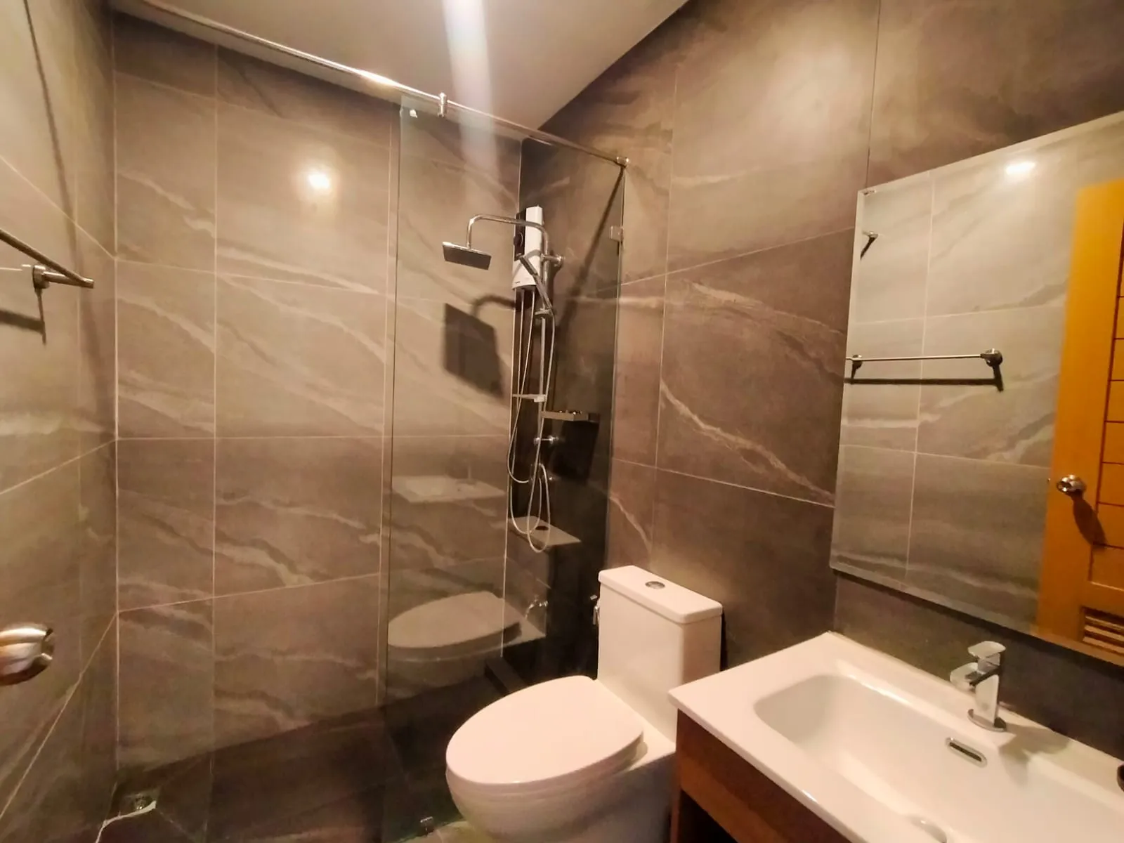 2-Bedroom Townhome for Rent, Chalong, Modern and Convenient - Chalong, Phuket - Photo 9