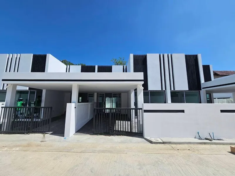 2-Bedroom Townhome for Rent, Chalong, Modern and Convenient - Chalong, Phuket - Main photo